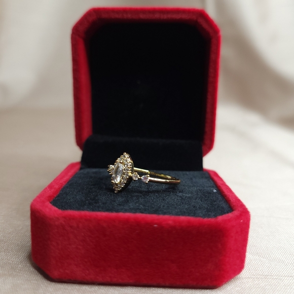 18K Gold Plated Eye Shaped Cubic Zircon Ring - Picture 5 of 8